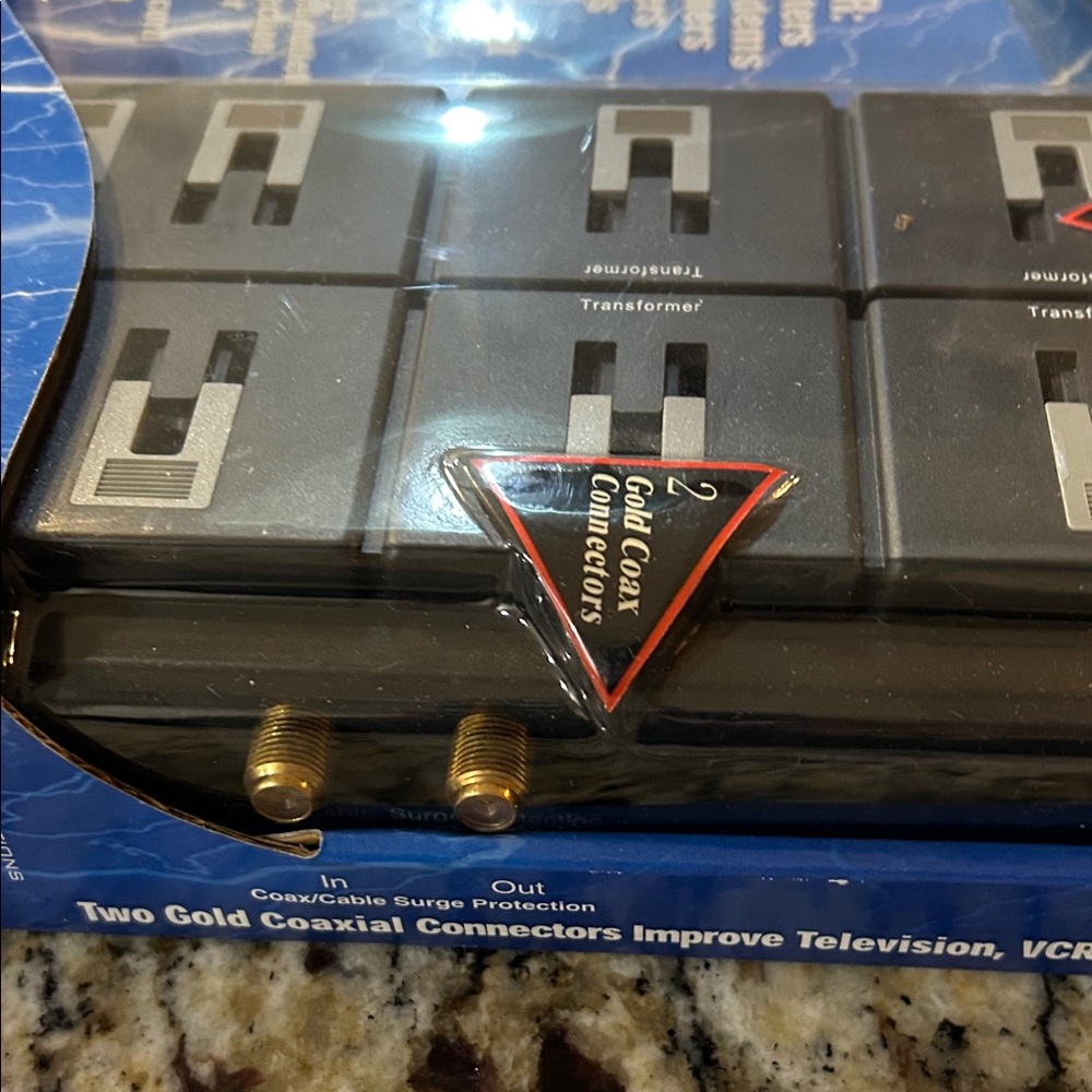 Black Surge Protector with 2800 Joules - Picture 9 of 16